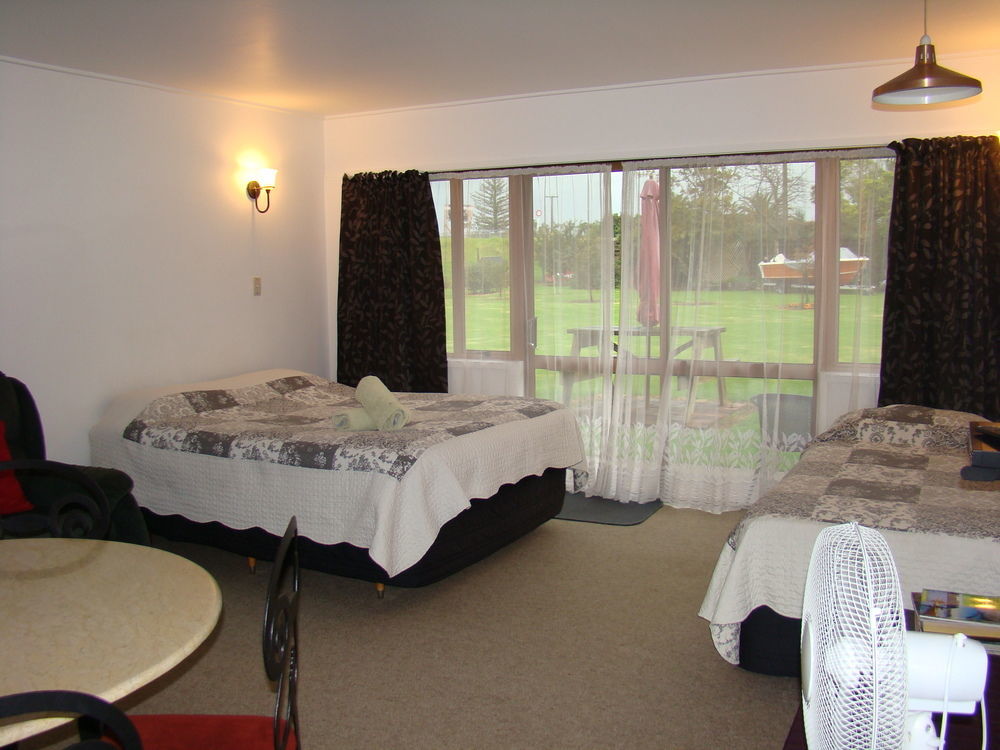 Avalon Motel Thames Extérieur photo